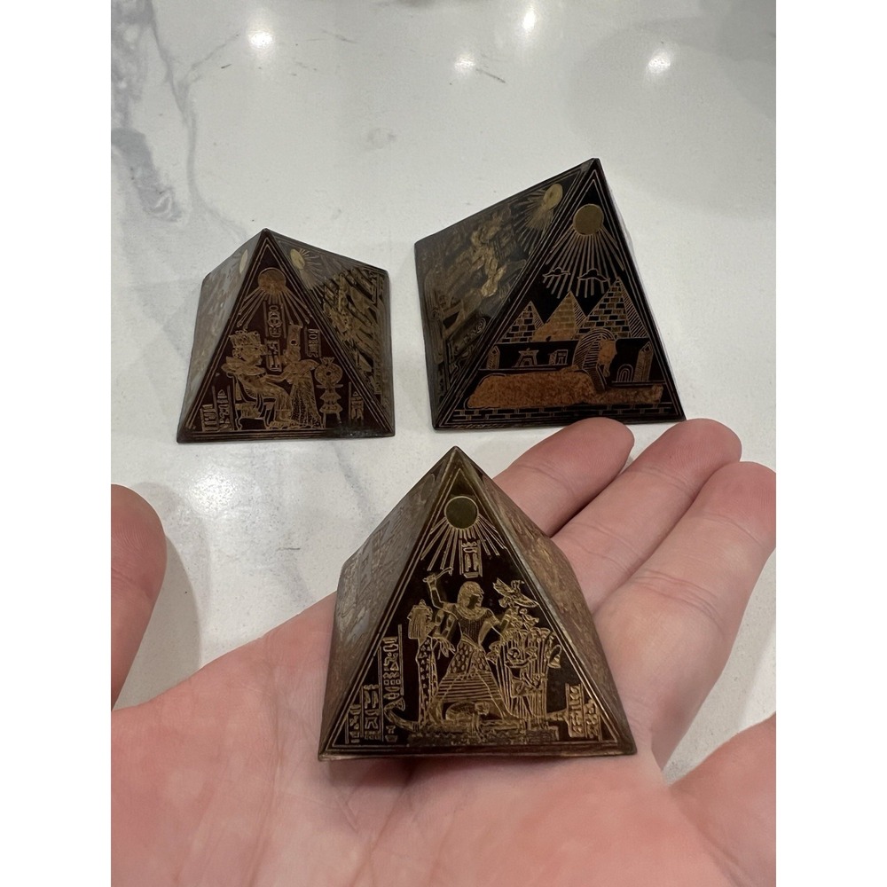 Set of 3 Egyptian Pyramid Figurines Gold Etched Decorative Resin Statues - Picture 3 of 3